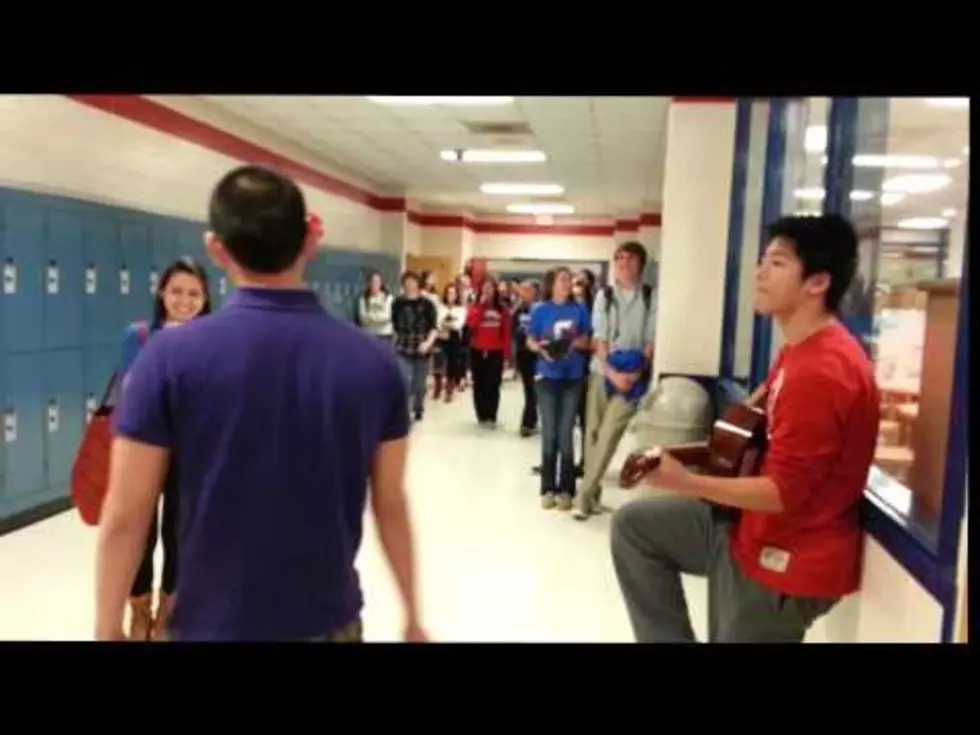 Kid Asks Girl to Prom by Singing Special Version of Jason Mraz’s ‘I’m Yours’ [VIDEO]