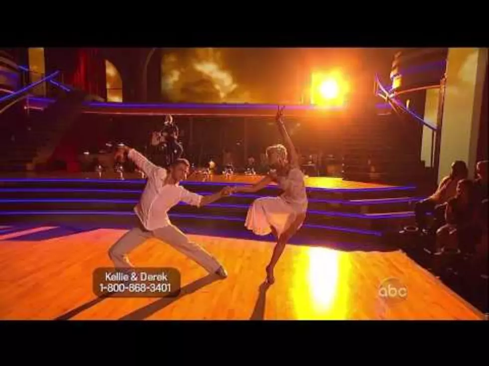 Kellie Pickler Dances While Her Husband Sings Their Wedding Song &#8216;I Do&#8217; on &#8216;Dancing With the Stars&#8217; [VIDEO]