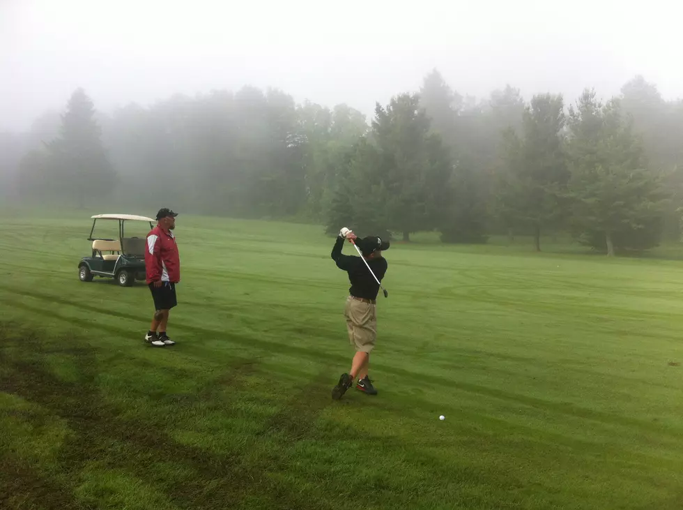 Justin Moore Goes Golfing