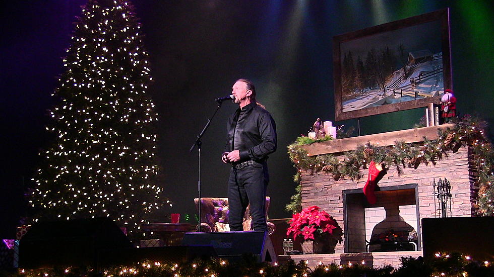 Trace Adkins Christmas Concert Involves Holiday History at the Stanley Theater [VIDEO + PHOTOS]