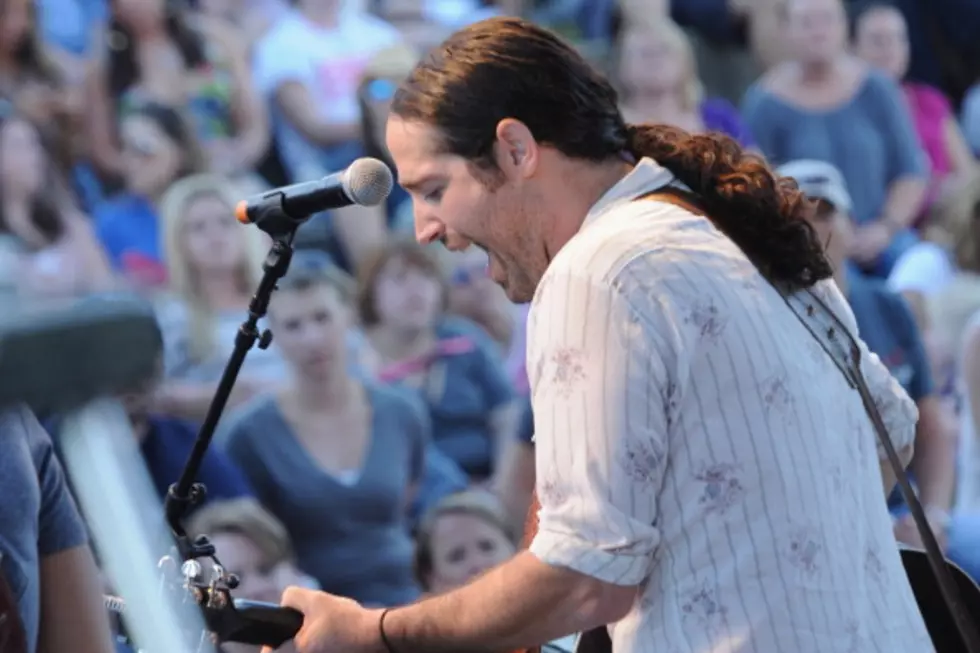 Former FrogFest Guest Josh Thompson Chops His Ponytail Off [VIDEO]