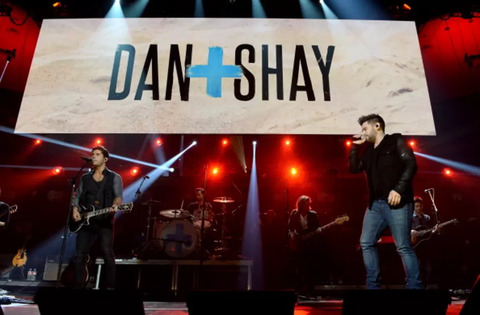 Dan Smyers of Dan + Shay Breaks Wrist in Car Accident, Tweets Pic From Hospital [PHOTO]