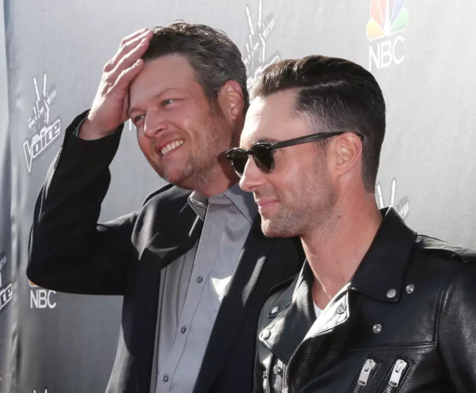 Blake Shelton Tweets Adam Levine&#8217;s Cell Phone Number