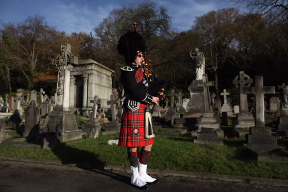 Bagpiper Plays at Homeless Man&#8217;s Funeral, Or So He Thinks