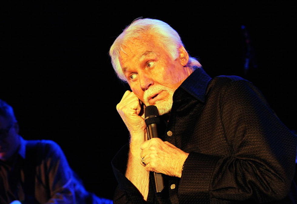 What Happened To Kenny Rogers’ Face?