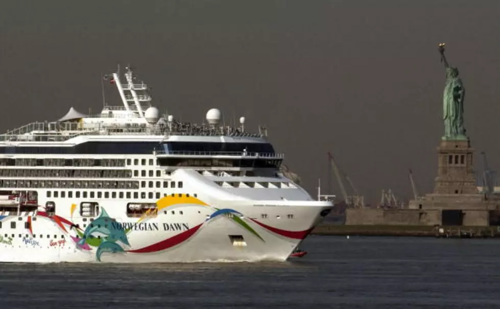Cruise Ship Bound For Manhattan Gets Stuck In A Hudson River Harbor [WATCH]