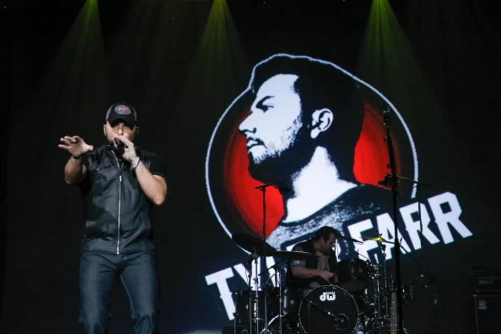 FrogFest Guest Tyler Farr&#8217;s &#8216;Whiskey In My Water&#8217; Inspires Marriage Proposal [PHOTO]