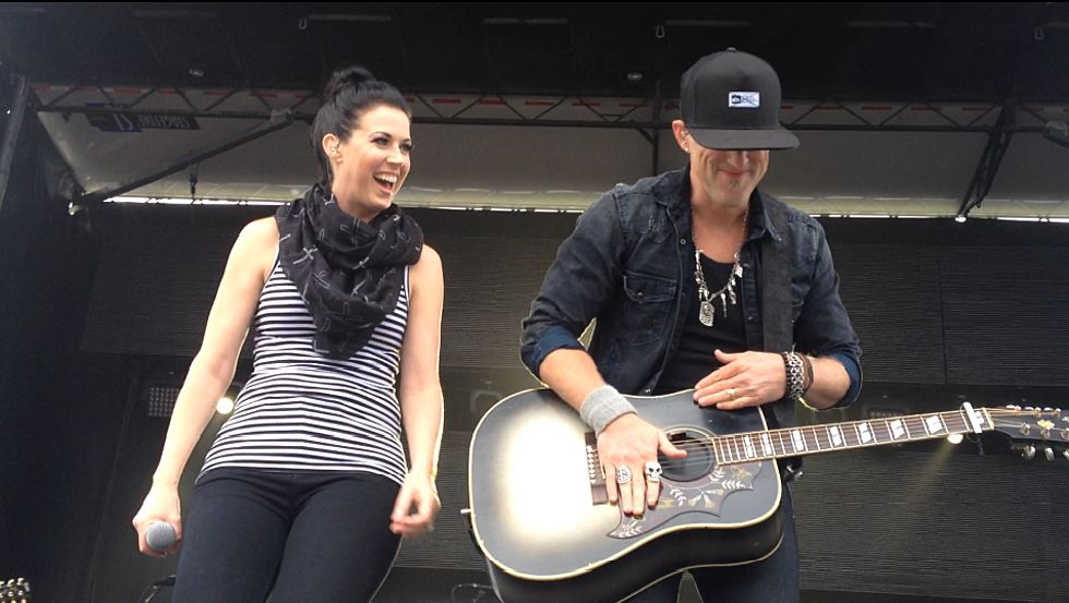 Thompson Square’s “I Got You” Live at FrogFest 2014 [VIDEO]