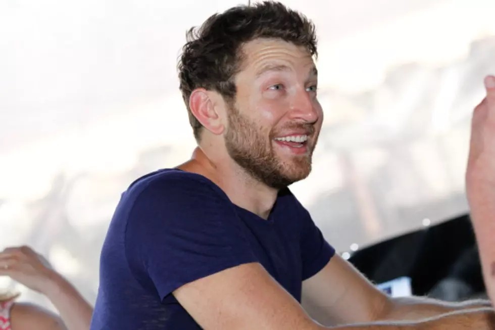 [WATCH] Brett Eldredge Swims With The Sharks