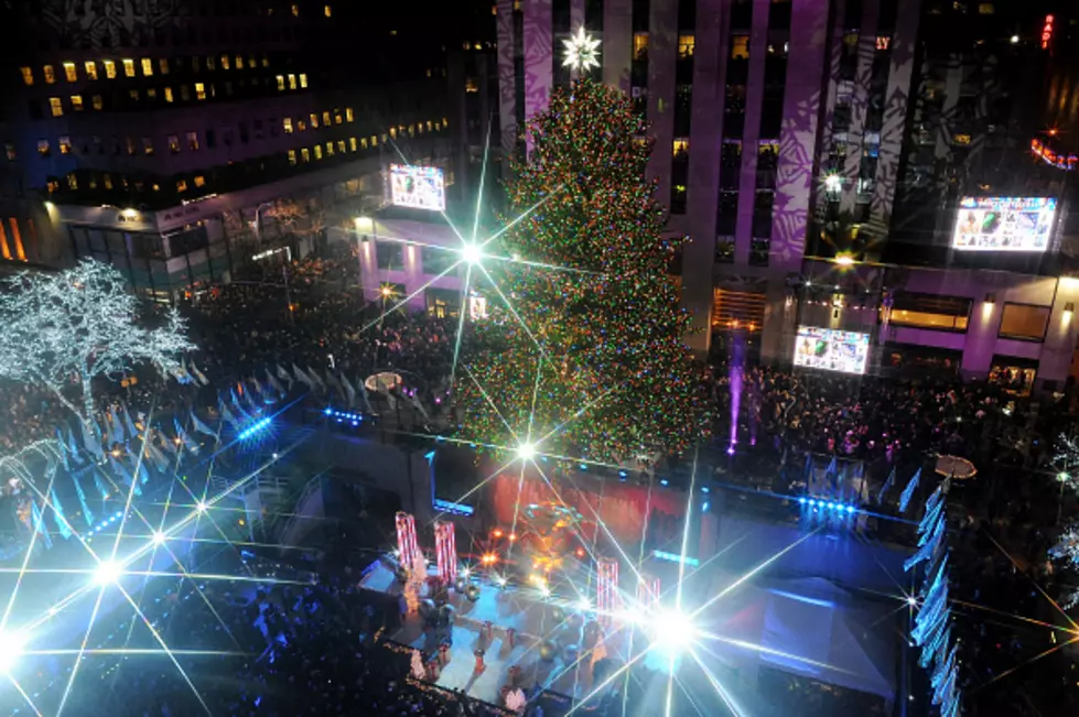 Darius Rucker and LeAnn Rimes Celebrate The Rockerfeller Center Christmas Tree Lighting [PHOTOS + VIDEOS]
