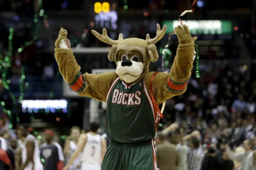 Milwaukee Bucks Mascot Caught Defalting Balls, New England Fans Aren’t Laughing [VIDEO]