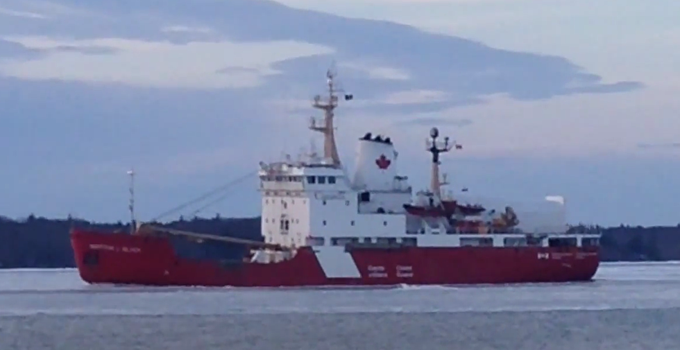 Ice Breaker Makes Its Way Down St Lawrence River [VIDEO]