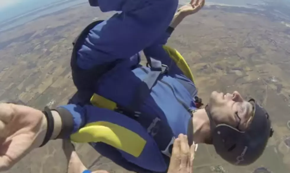 Skydiving Instructor Saves Skydiver Having Seizure