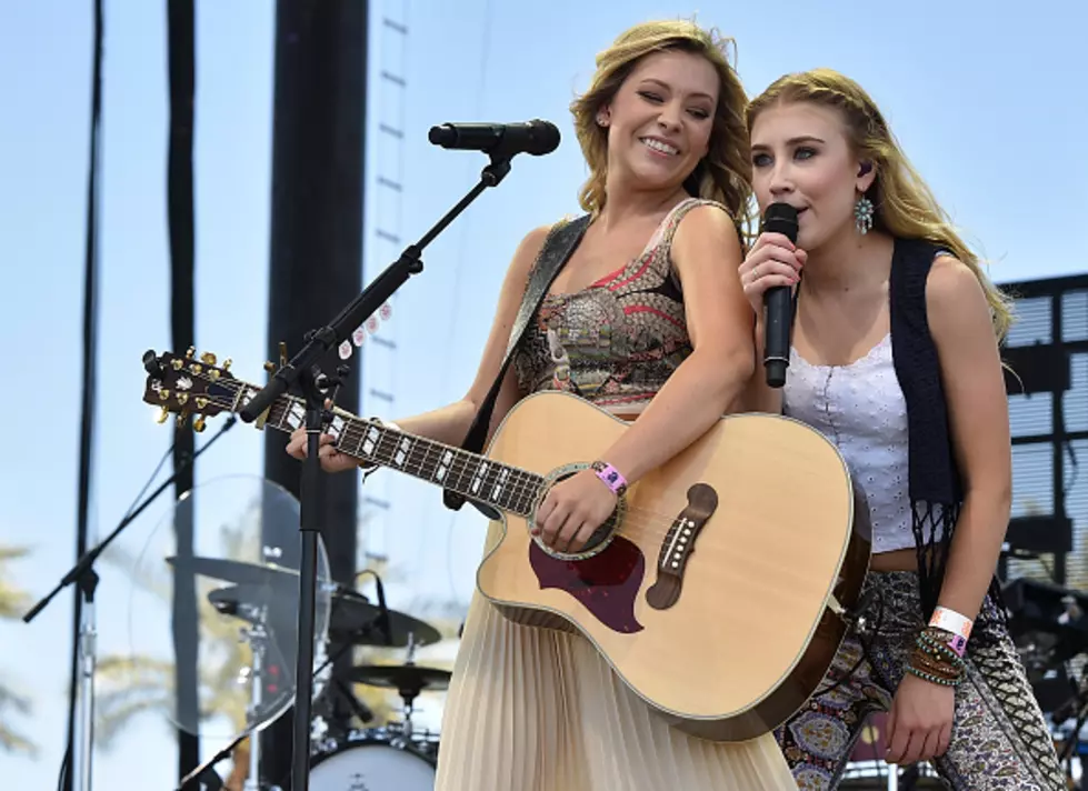 No Trick Photography in Maddie and Tae’s ‘Fly’ Video