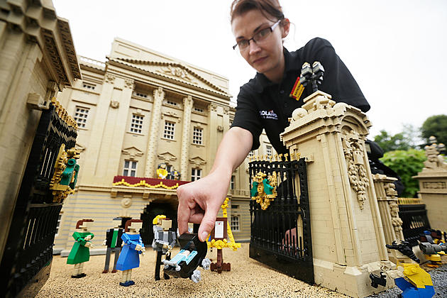 Everything Is Awesome &#8211; LEGOLAND Is Hiring Builders