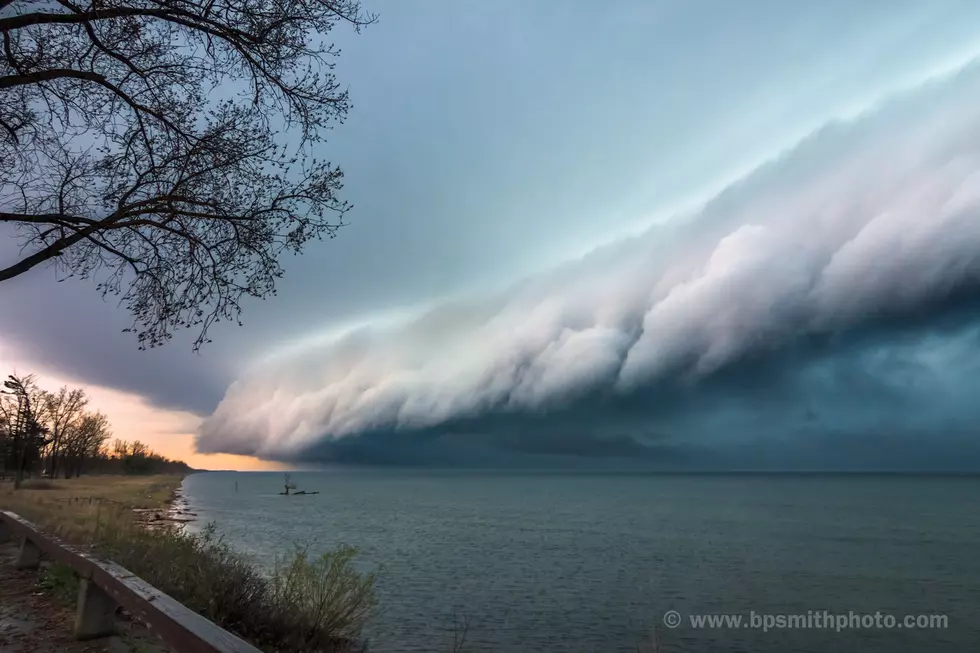Stunning Photo of Storm Cloud Rolling Over Lake Ontario