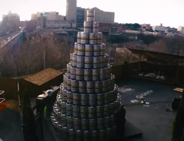 Where&#8217;s Your Spirit Saranac? Genesee Brewhouse To Light Annual &#8216;Keg Tree&#8217;