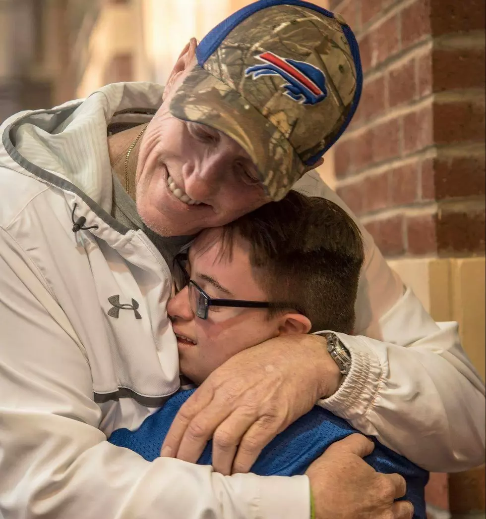 Buffalo Bills Hall of Famer Jim Kelly Meets Special Needs Kids in CNY & It’ll Melt Your Heart