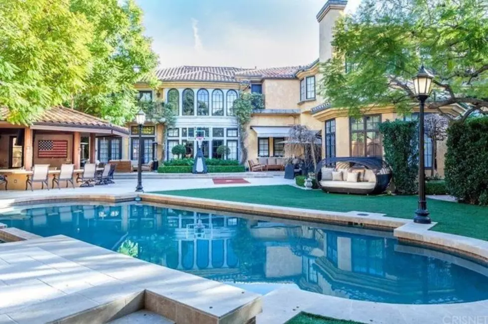 7 Disappointing Pictures Inside Charlie Sheen’s Party Pad