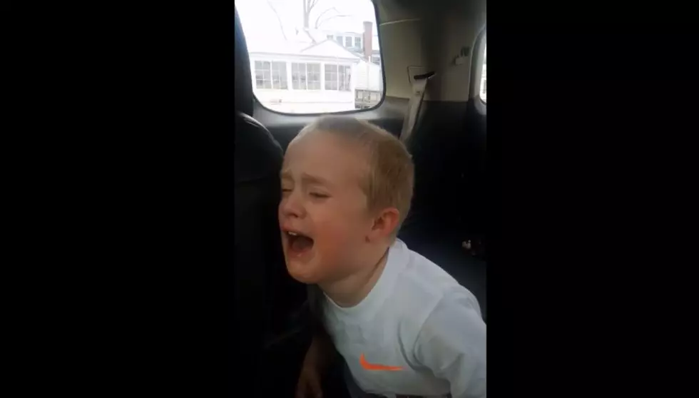 3 Year-Old Breaks Out in Tears Over News Toys R Us is Closing