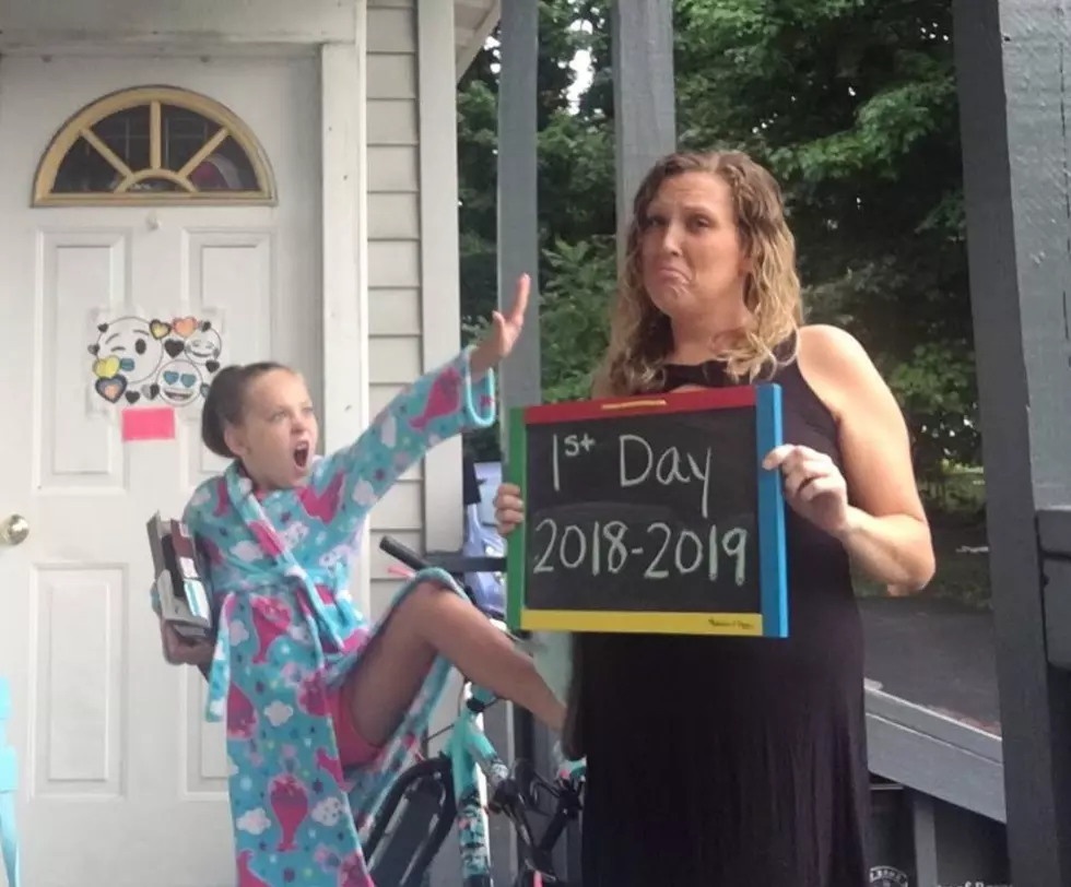 Rome Mother/Daughter Have Best First Day of School Photo Ever