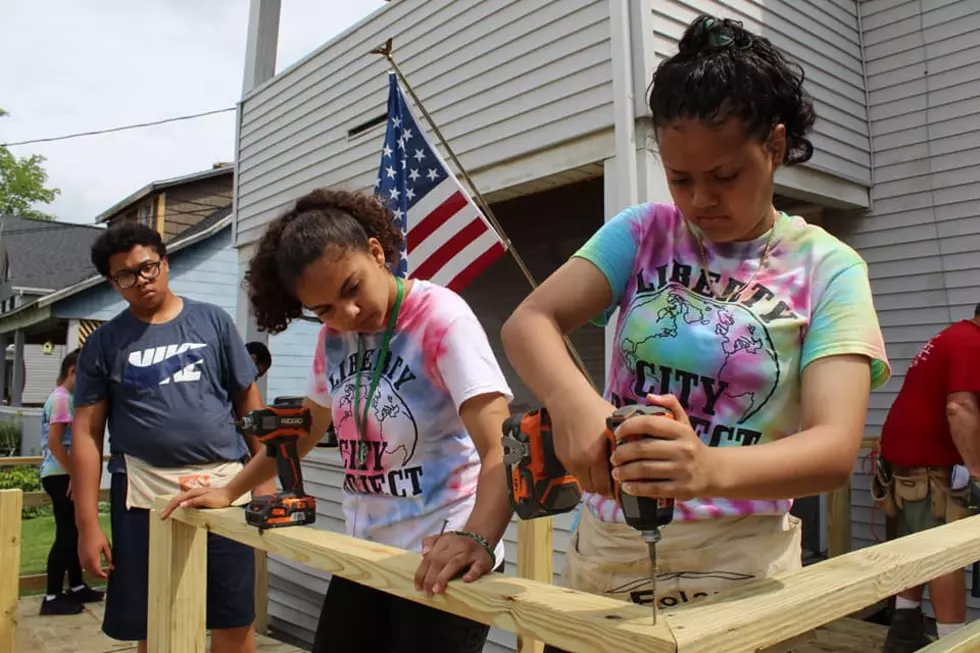 NY Teens Build Ramp for Family