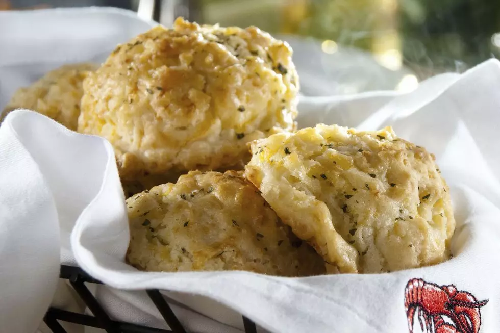 Don&#8217;t Panic! Red Lobster Cheddar Bay Biscuits Are Still Unlimited
