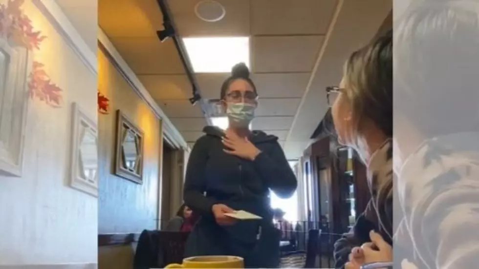 New York Waitress Receives $1,000 Tip