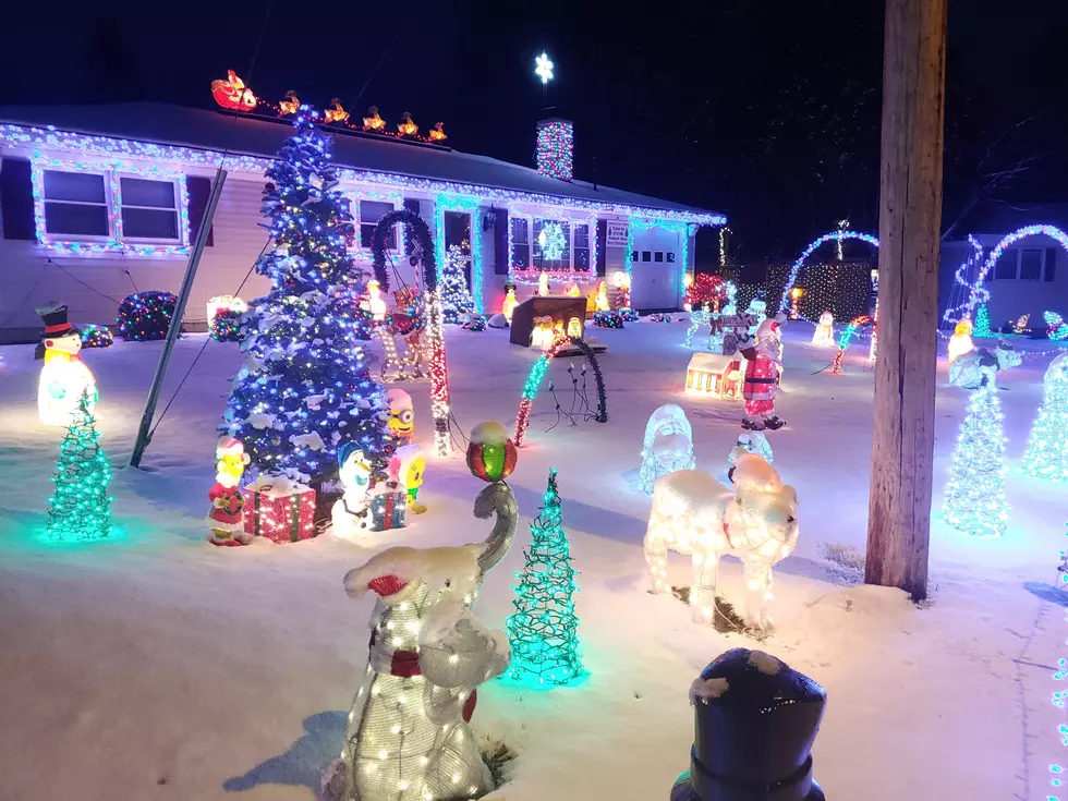 Musical Christmas Lights Show Will Bring Out Your Inner Child