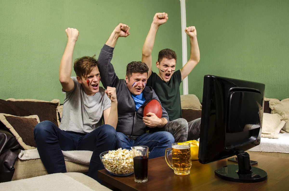 CDC: Avoid Shouting and Cheering During Super Bowl, Clap ...