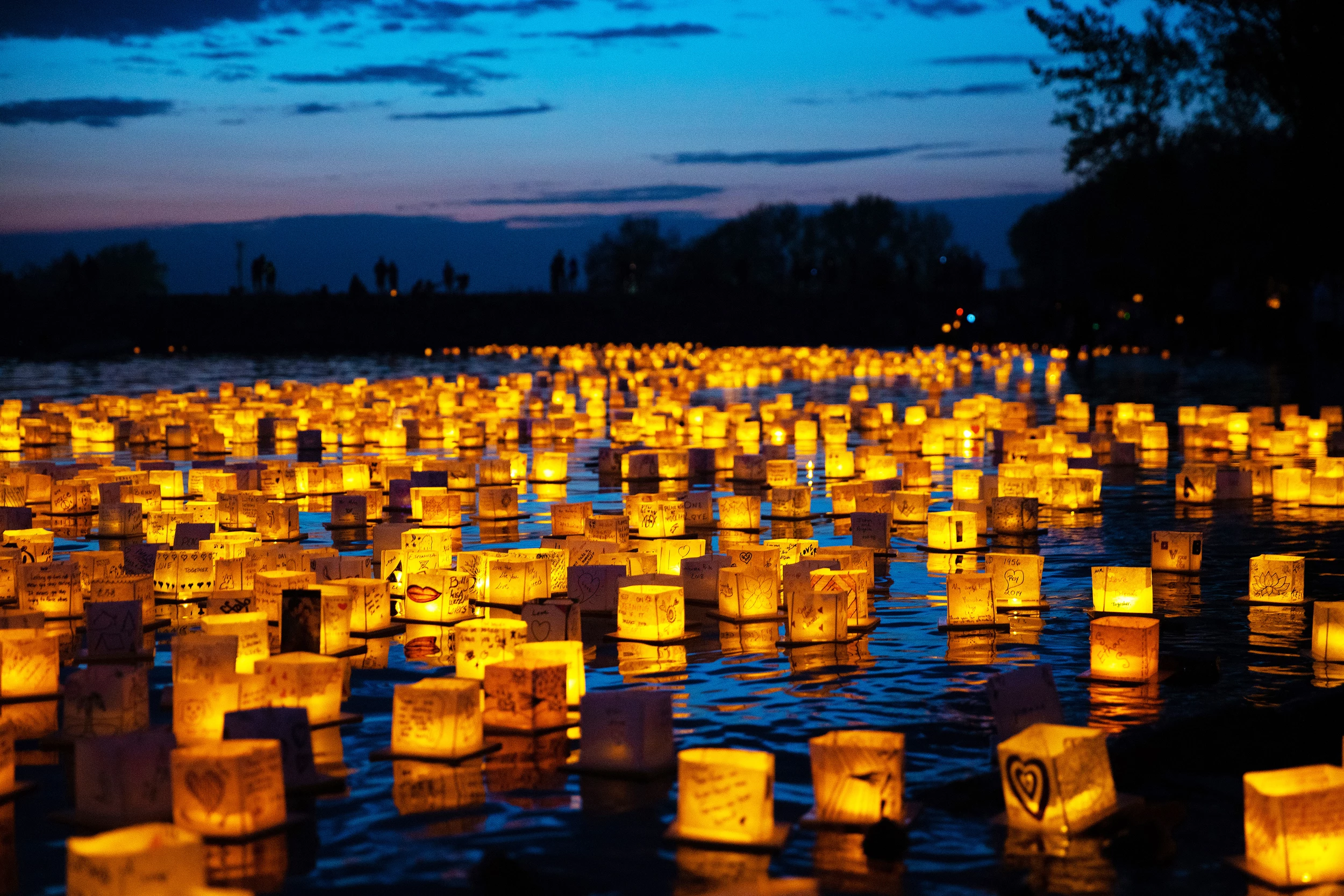 Magical Water Lantern Festival Will Light Up the Lake in CNY