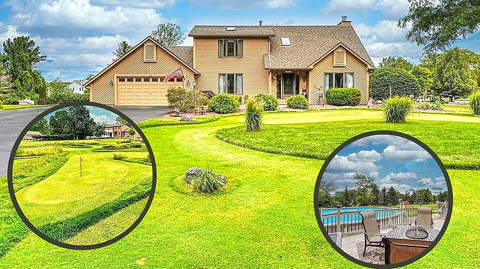 Home With Pool & Private Golf Course Near Rochester is a Golf Lovers Dream