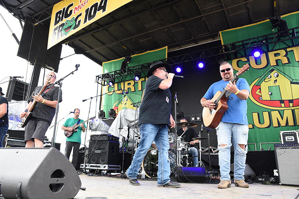 Lonesome Dove Performs Final Show at FrogFest 32
