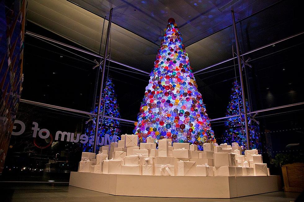 Go See A Glamourous 14-Foot Glass Christmas Tree On Display In NY