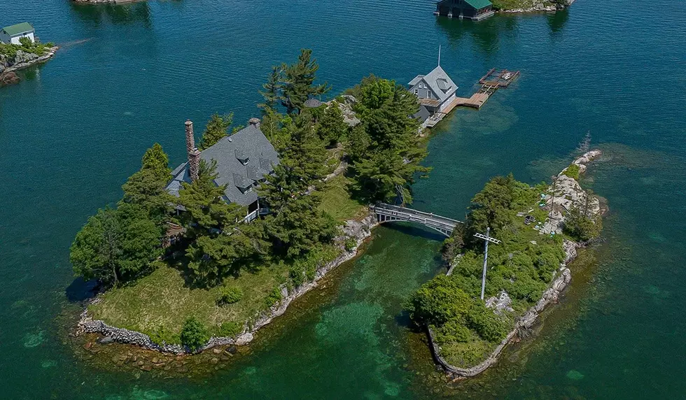 Does 1000 Islands Have a House in Canada & a Backyard in U.S.
