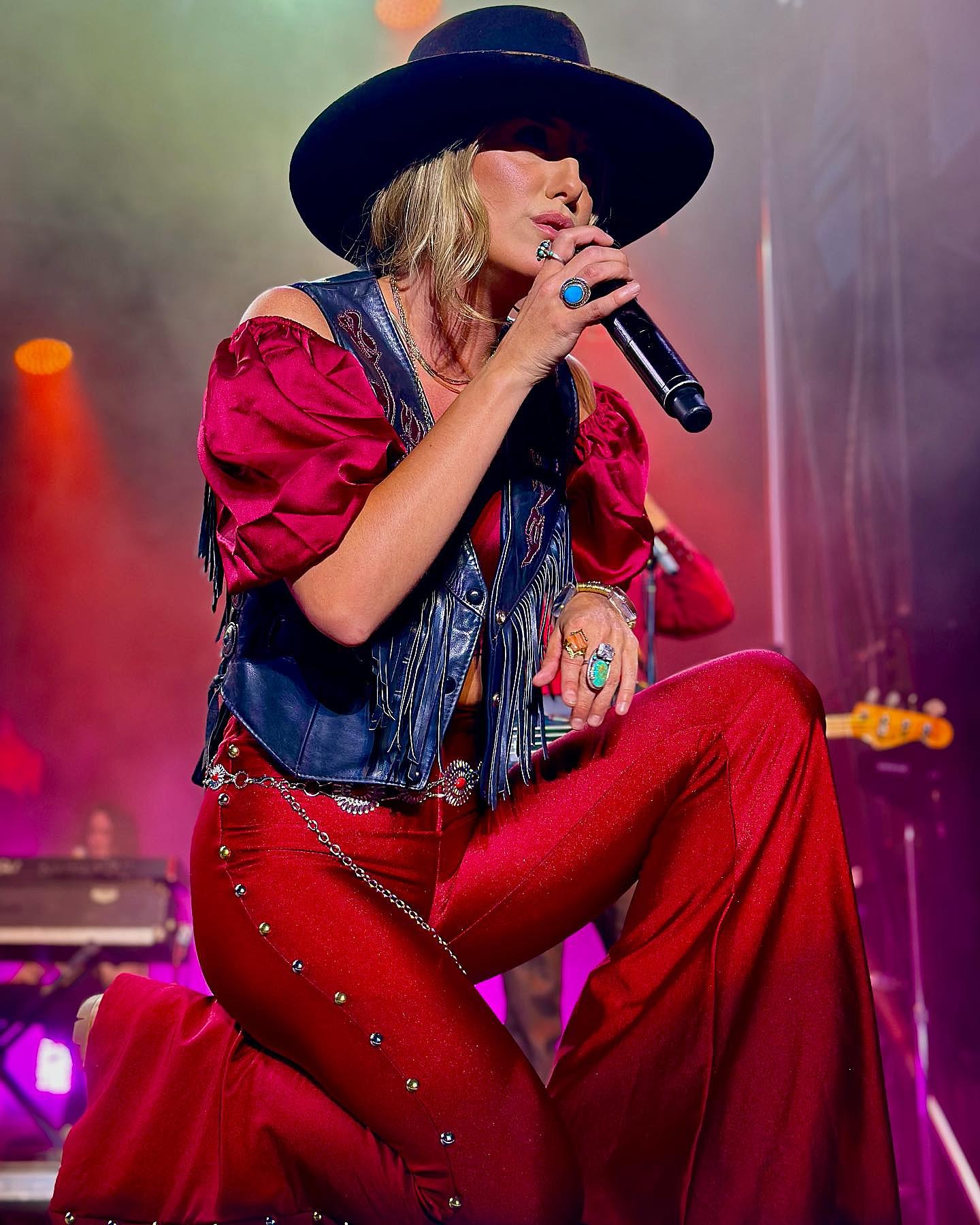 Up and coming country star Lainey Wilson to bring her bell-bottom flare to  the NYS Fair