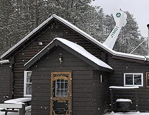 Fascinating Story Behind Plane-Topped Tavern In Upstate, New...