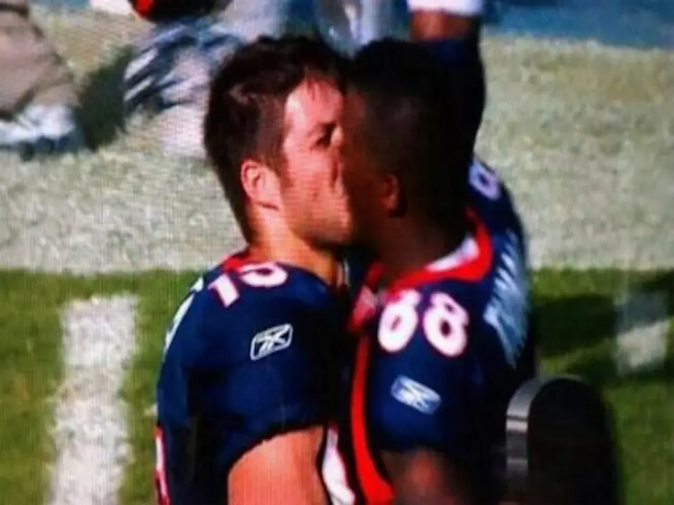 Tim Tebow&#8217;s &#8216;Kiss&#8217;