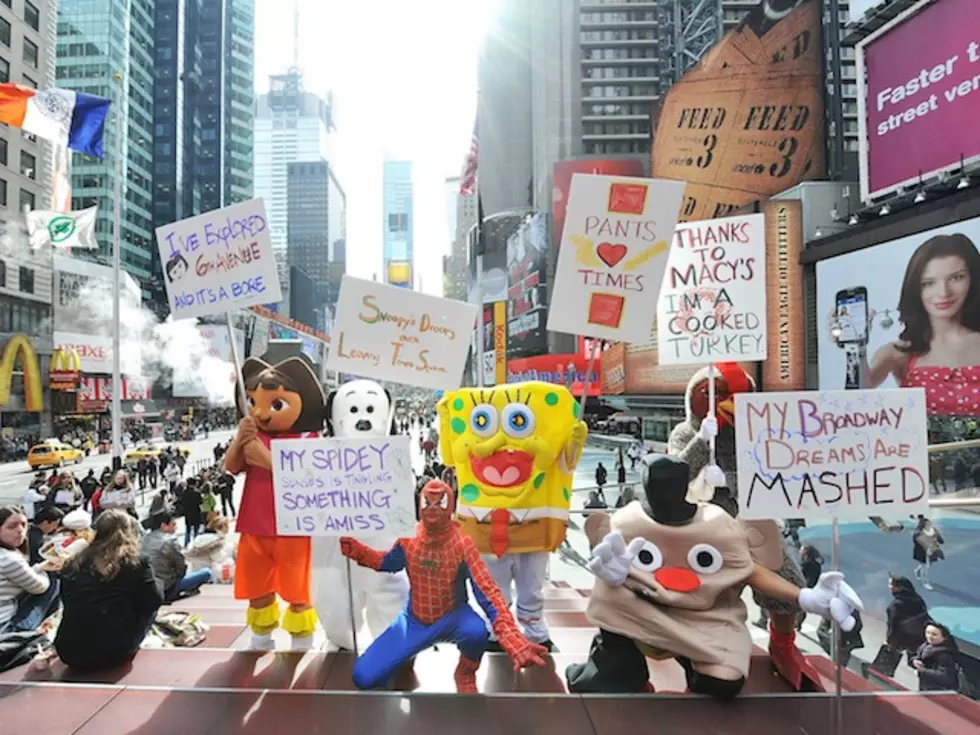 6 Ways to Make the Macy&#8217;s Thanksgiving Day Parade More Entertaining