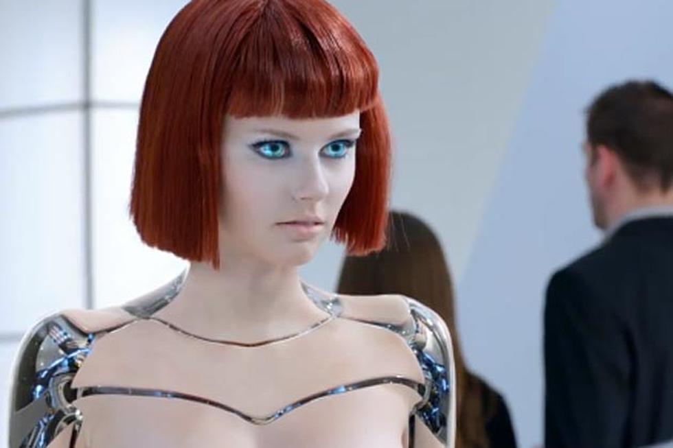 Who's the Hot Redheaded Robot Girl in the Kia Forte Commercial?