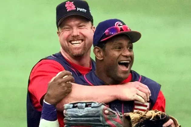 TBT: Watch all of Mark McGwire&#8217;s Home Runs from 1998