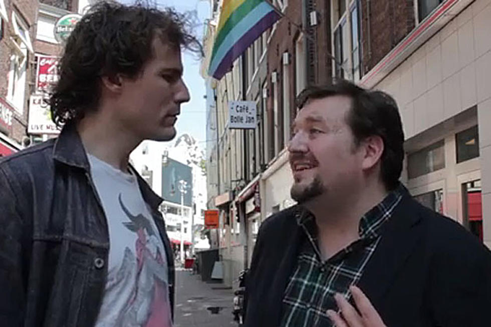 This Gay Man Wants Straight Men to See How Dumb They Sound When Talking to Him