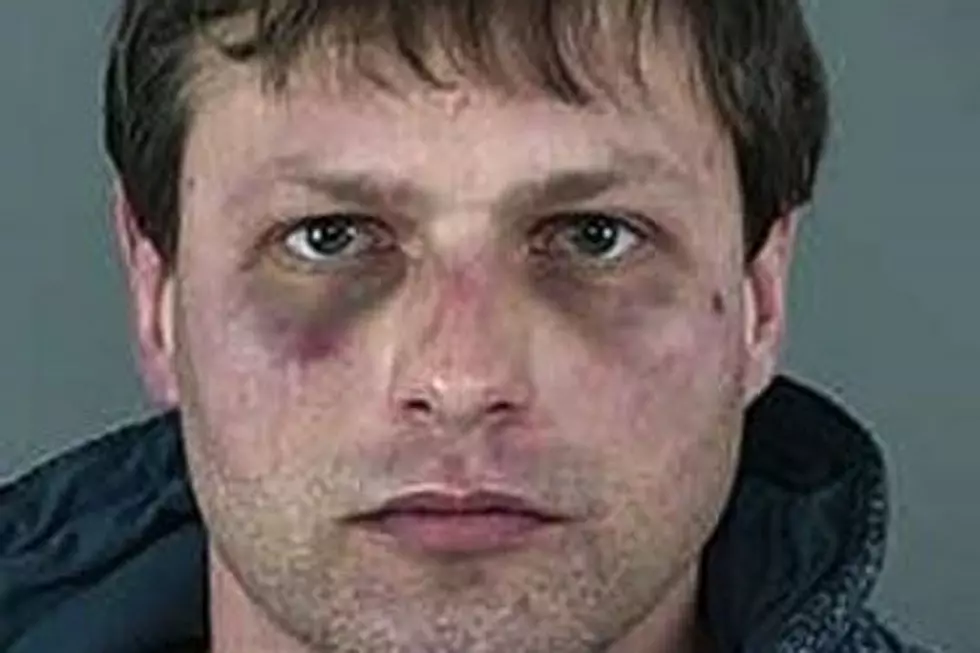 Idiotic Prisoner Beats Himself Up, Tries to Blame Cops