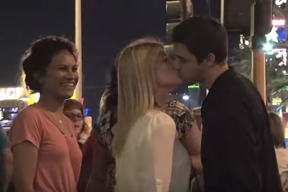 Guy Wanders Around Las Vegas Asking 100 Women for a Kiss — How’d He Do?