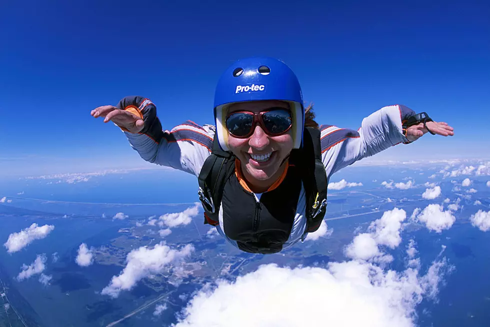 Extreme Dude FaceTimes Parents While Skydiving in Rad Stunt