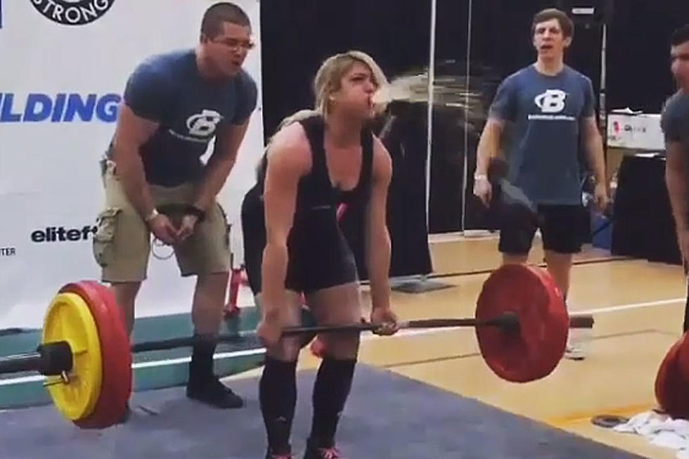 Woman Vomits Her Head Off While Deadlifting