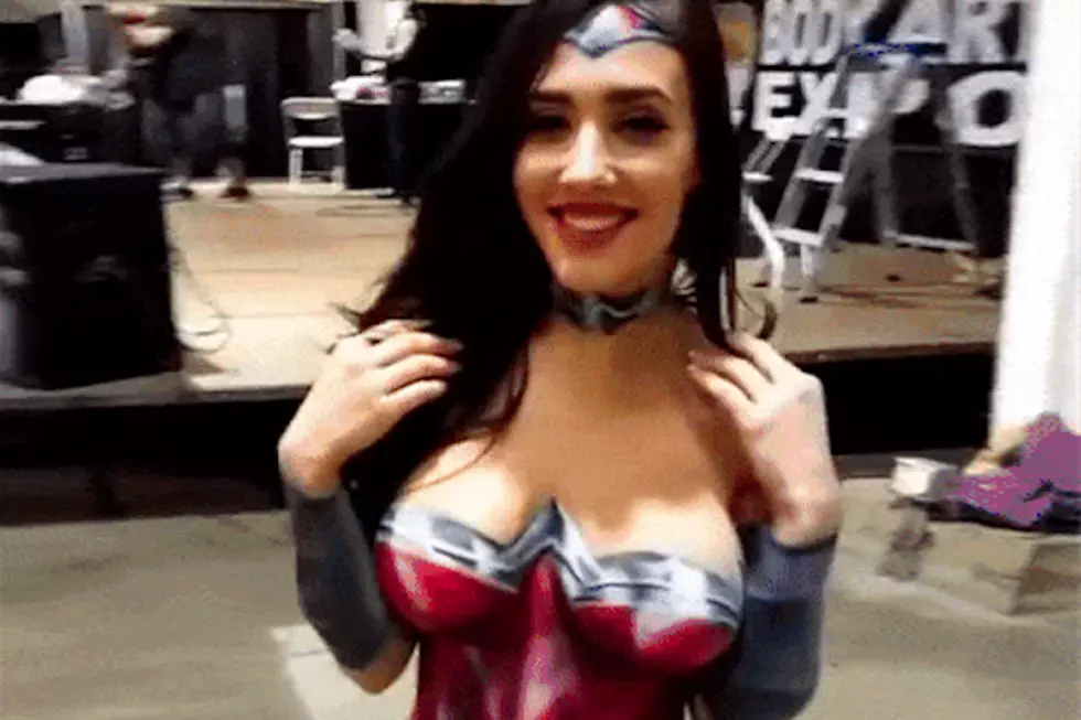 16 Sexy Superhero Cosplay GIFs - Wonder Woman & Supergirl