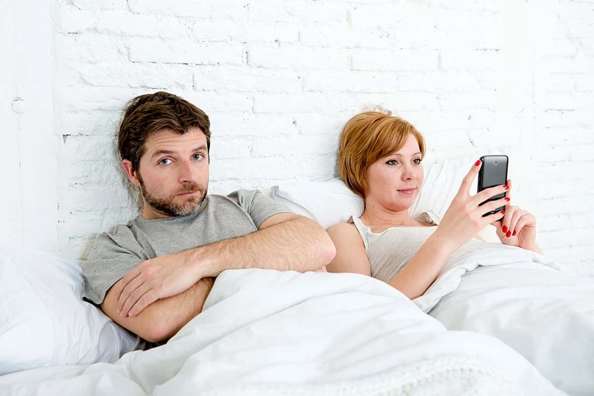 Man Divorces Wife Who Chose Texting Over Wedding Night Sex