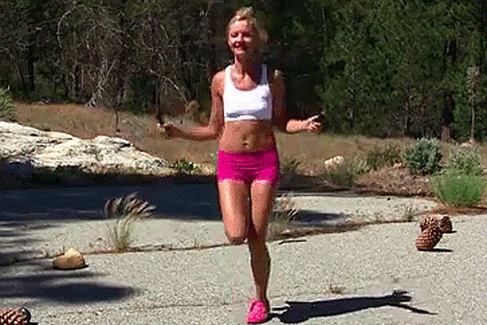 13 Bouncy GIFs of Hot Women Jumping Rope