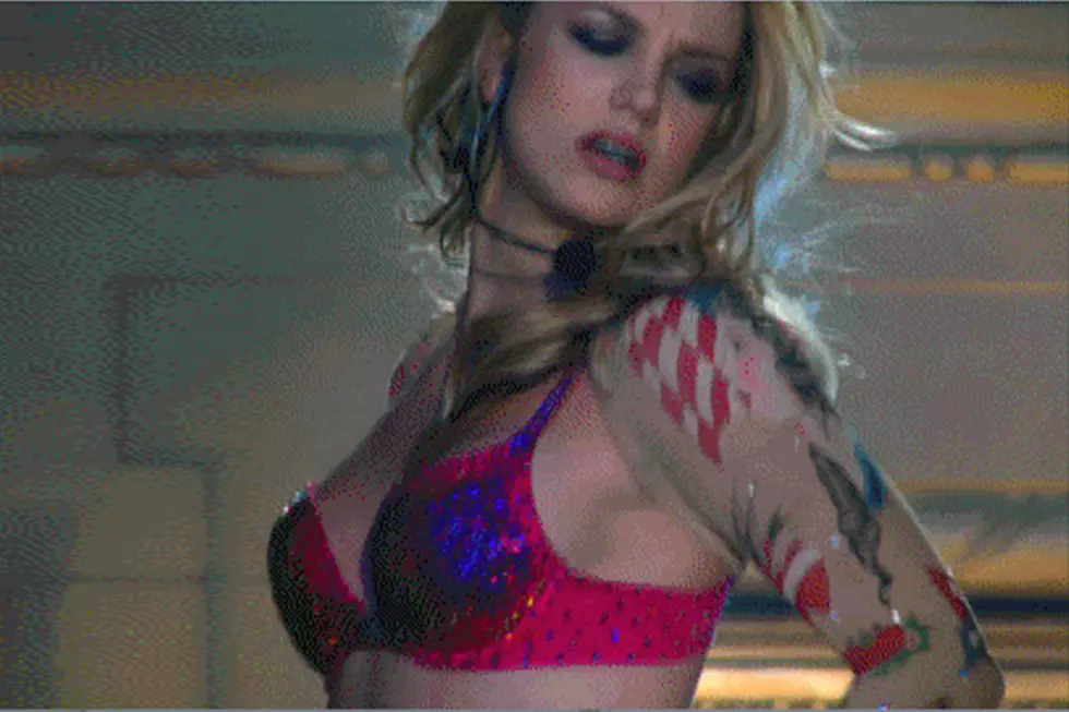 34 Seductive &#038; Stimulating Britney Spears GIFs